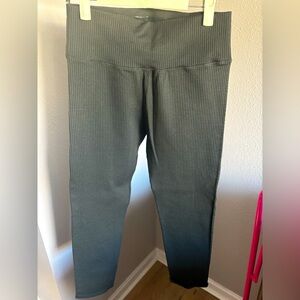 Good American ribbed leggings